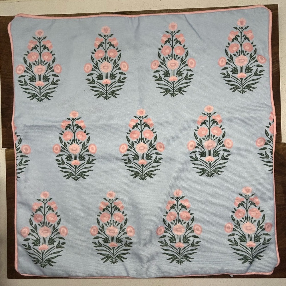 Hofdeco Blue and Pink floral 18” pillow cover
